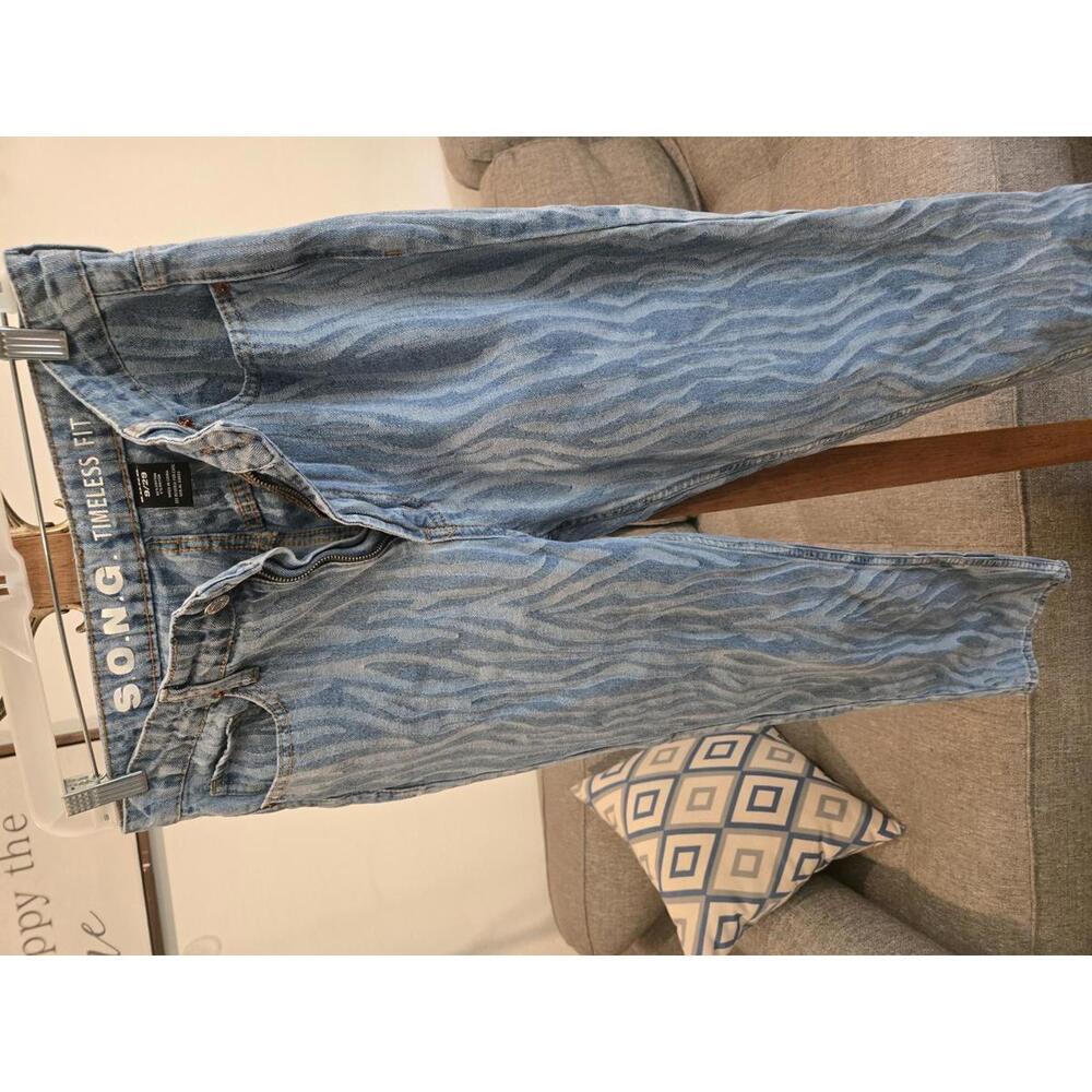 S.O.N.G. Timeless Fit Women's   9/29 Light Blue Zebra Print